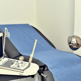 gynecologist-5224339_640